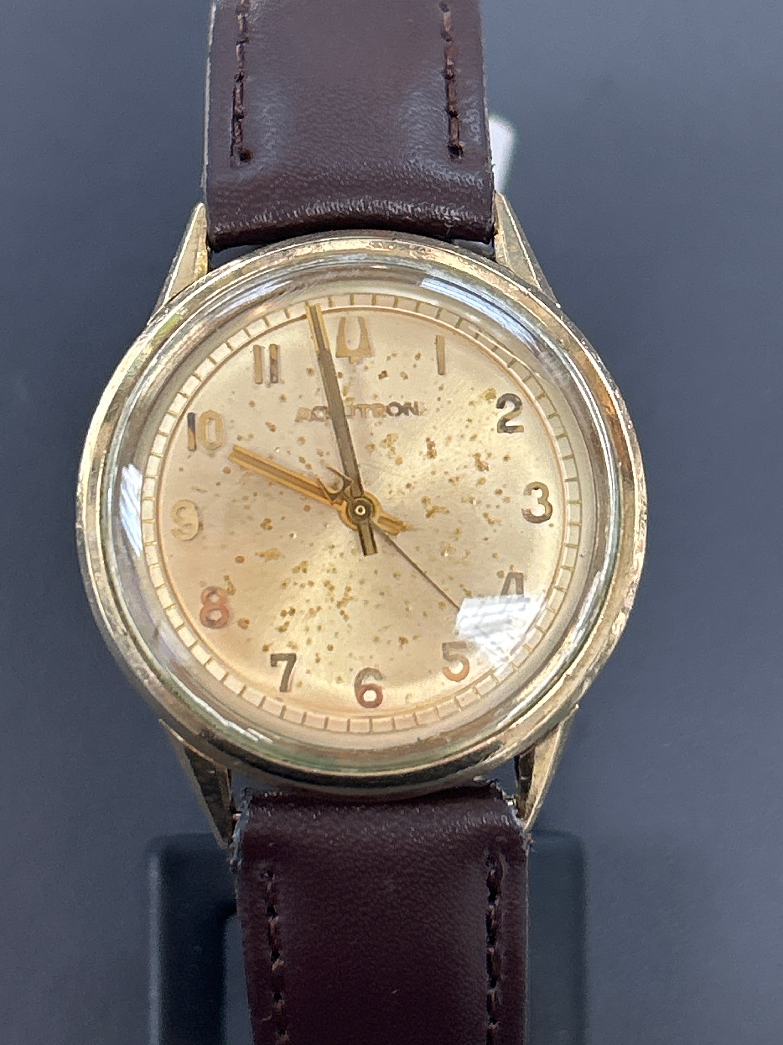 Vintage Bulova Accutron – The Watch Aficionado display picture 1
