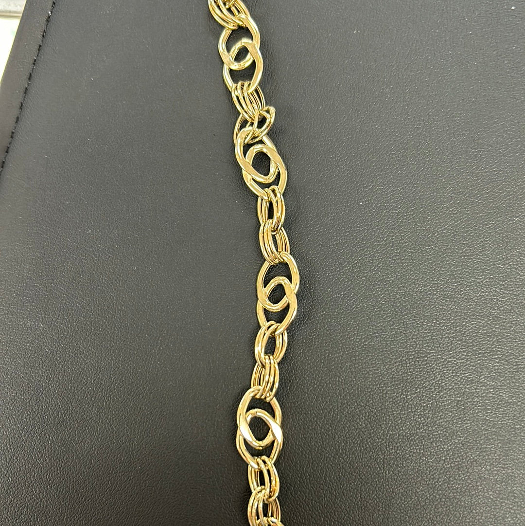 BRACELETS-1680106