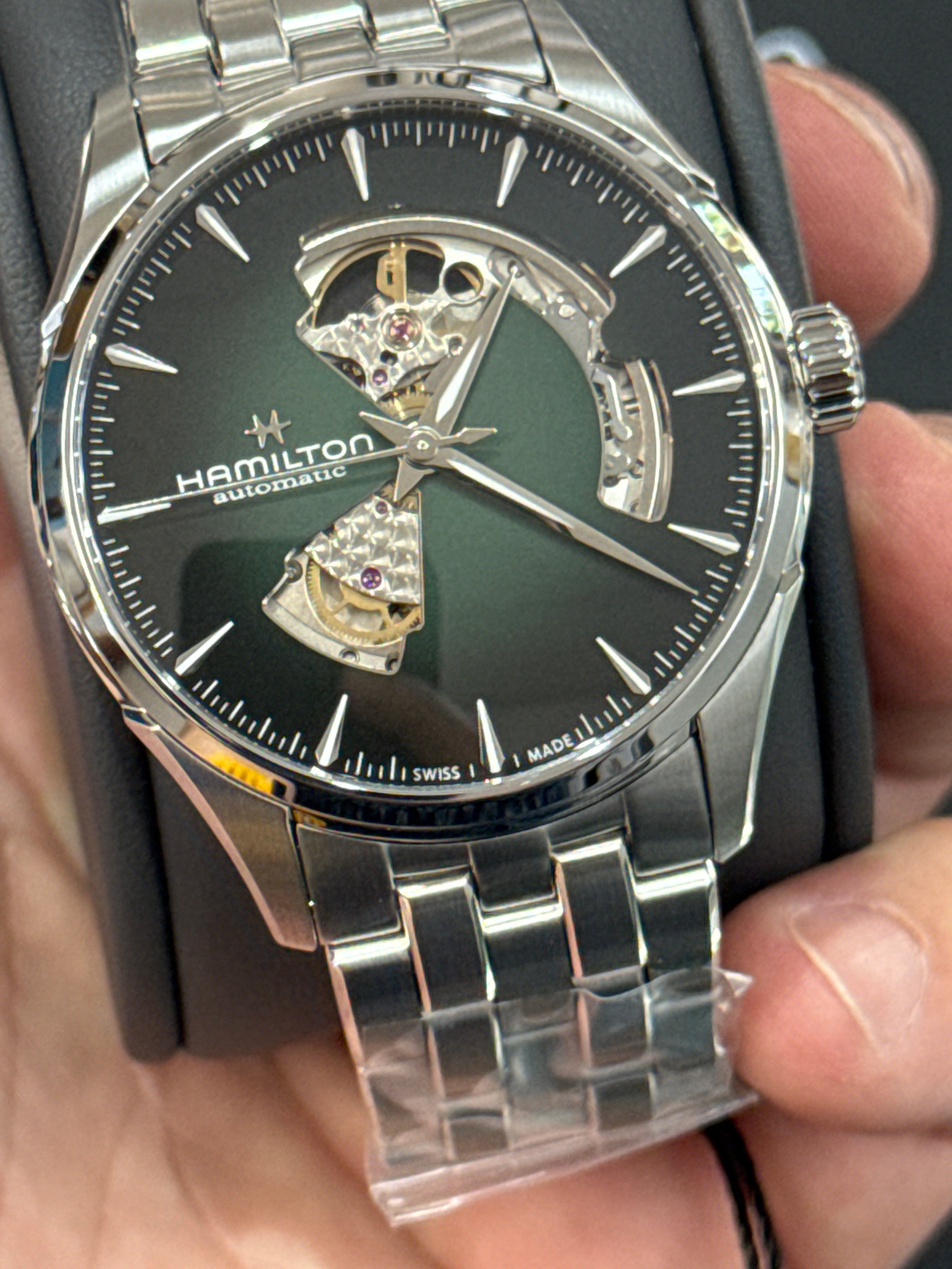 Hamilton JAZZMASTER
OPEN HEART AUTO 42MM
Automatic | 42mm | H32705160