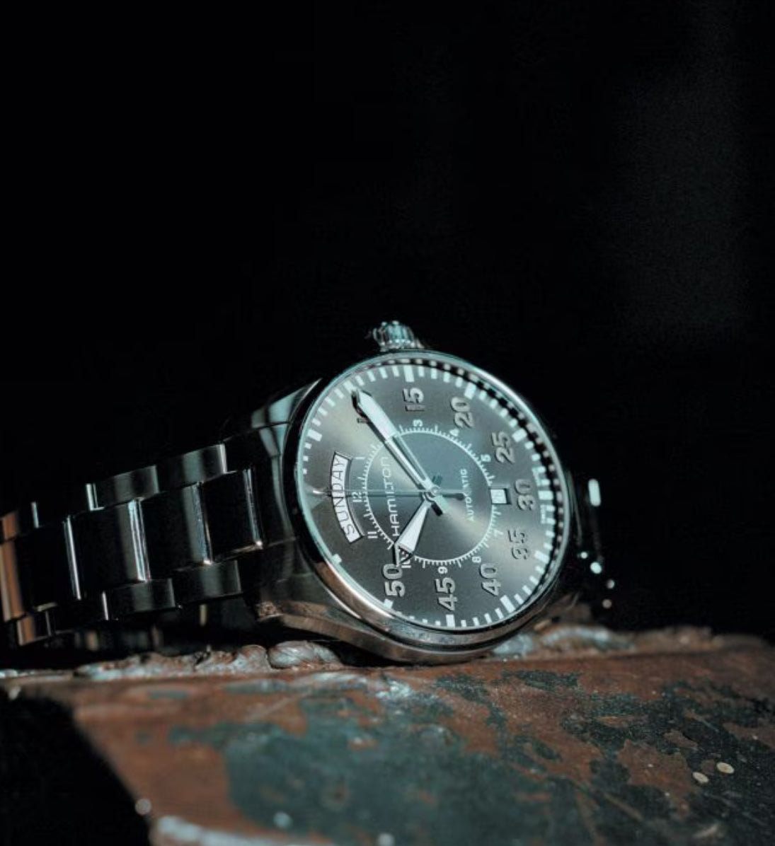 Hamilton KHAKI AVIATION
PILOT DAY DATE AUTO. H64615135