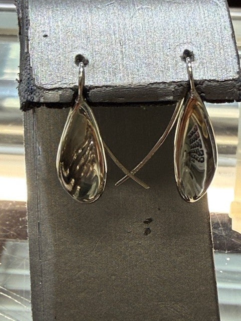 14K White Gold Polished Double Hoops. XY1006