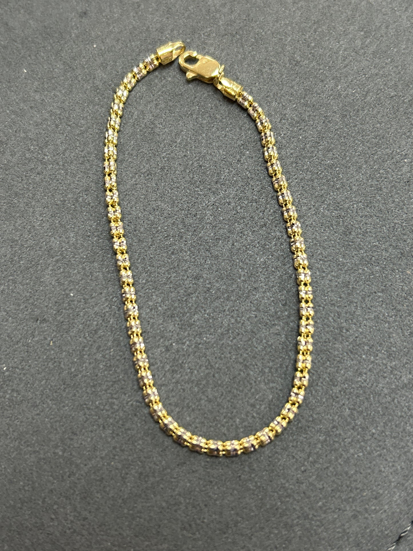 14k Yellow Gold Bracelet QIA421