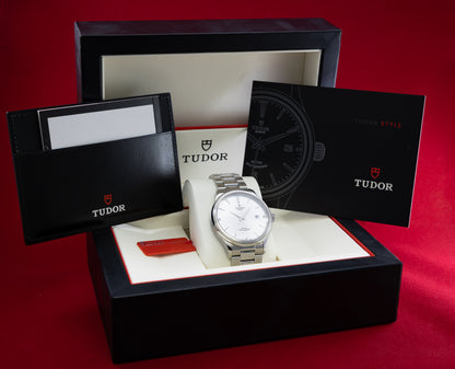 Pre Owned Tudor Style M12700-0001