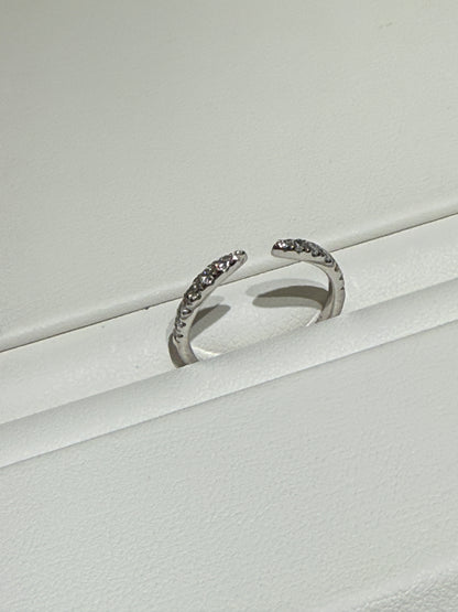 14K White gold diamond wedding band.