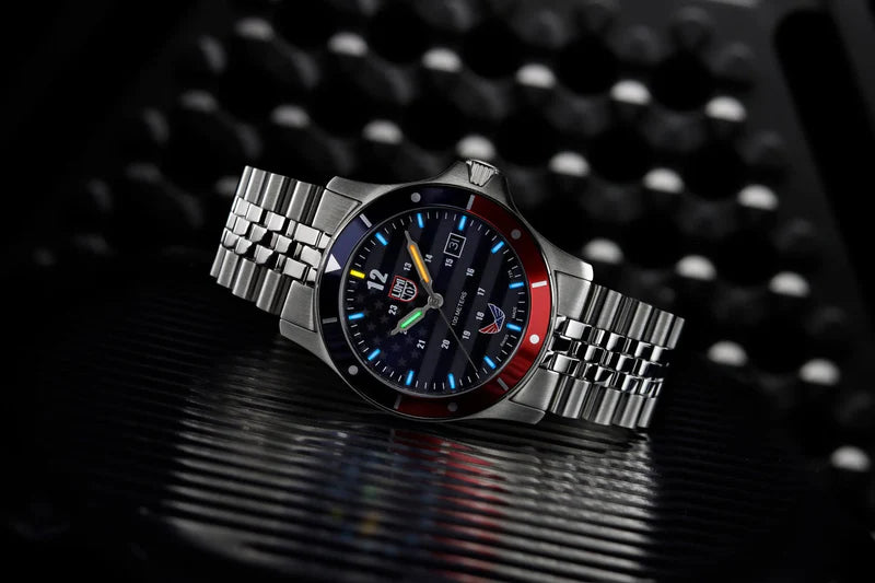 Luminox VOLITION AMERICA 'Minuteman', Dress Watch, 42 mm XS.0914.VOL