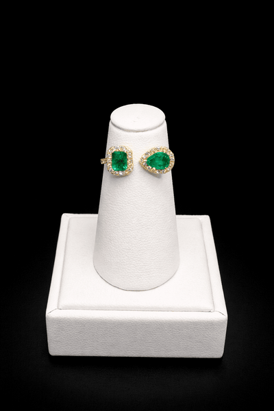 14 Yellow Gold Emerald Cut &amp; Pear Toi Et Moi Ring With Accented Shank , Diamonds on the shank.