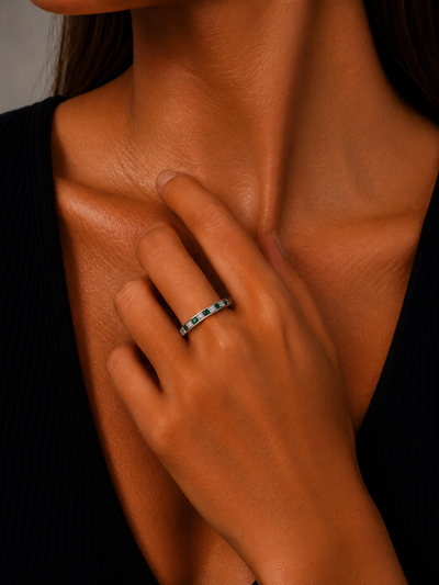 10K White Gold Diamond and Emerald Band | 076408